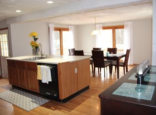 12 Ellison St, Cranston, RI 02920