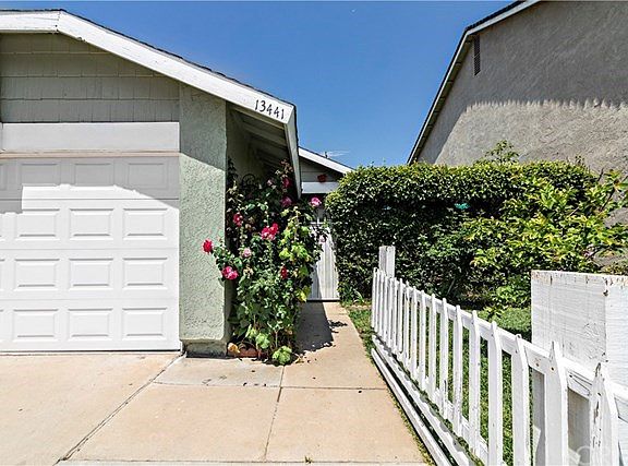 3rd image of 13441 Harewood Dr