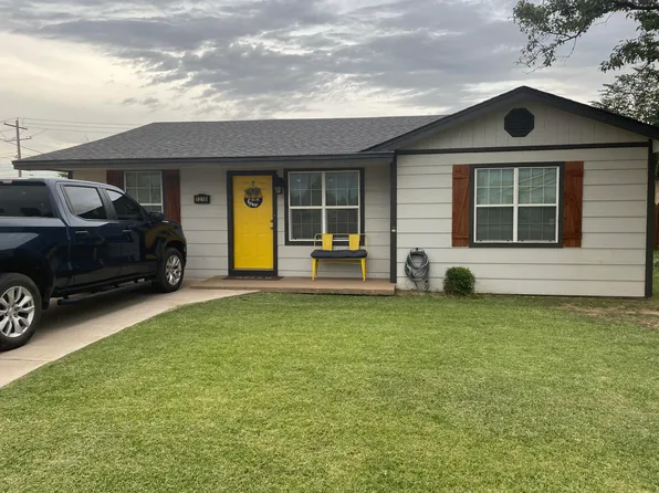1210 Quincy St, Plainview, TX 79072