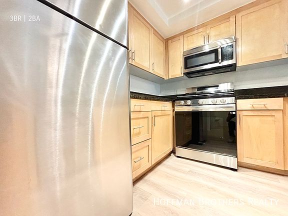 2nd image of 937 Palm Ave #406