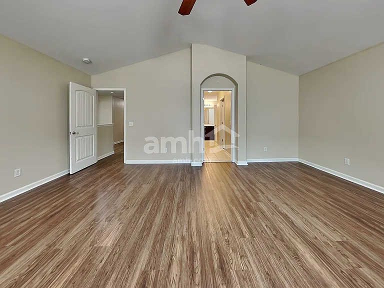 160 Grayson Ave — Photo 12