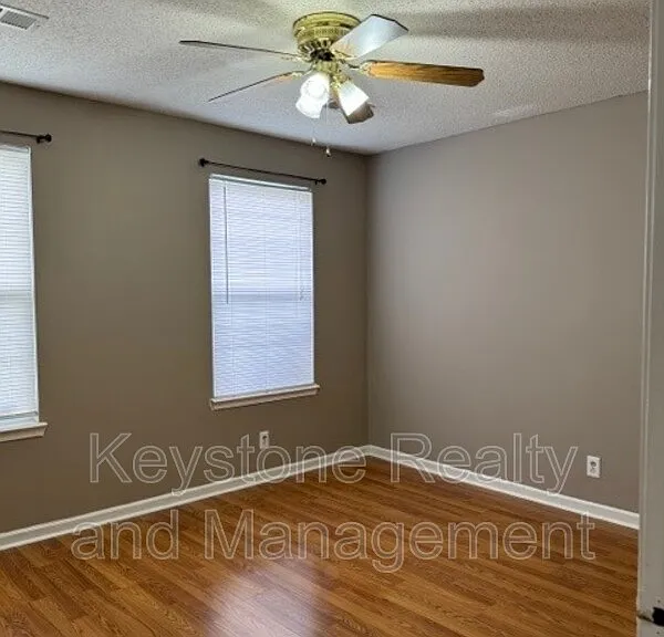 1127 Keith Ave — Photo 7