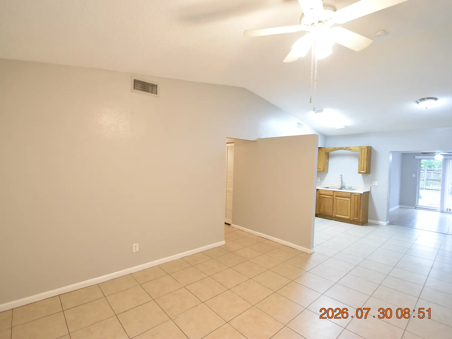 4 bed, 1296 sqft, $1,875 — Photo 2