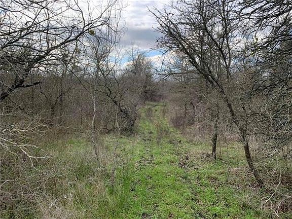 4th image of 520 County Road 418a