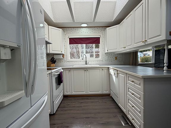 3rd image of 5575 Mason Rd #28