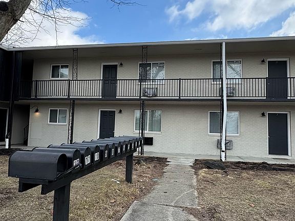 2nd image of 969 Fife Ave #5