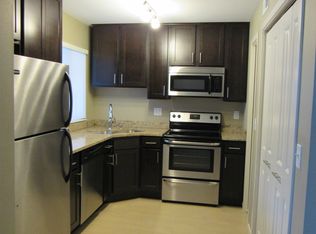 203 6th St APT 5, Coralville, IA 52241