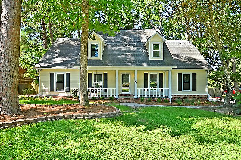 1st image of 614 Fairington Dr