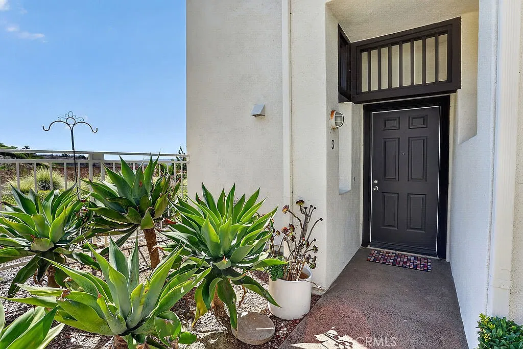 2 bed, 820 sqft, $4,500 — Photo 4