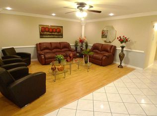 13805 Sherman Way #205, Van Nuys, CA 91405