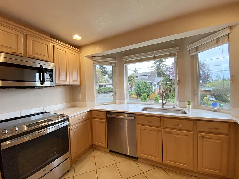 Kitchen with all new appliance