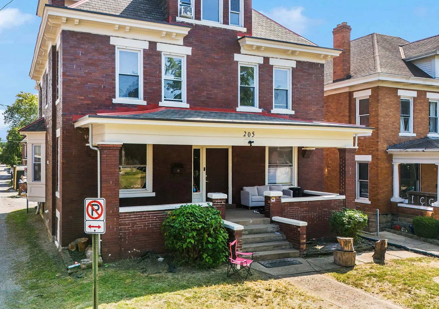 Massive Newly Renovated 11-Bedroom House on E. 14th Prime Campus Location! — Photo 2