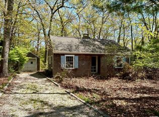 5 Davis Ln, Stony Brook, NY 11790