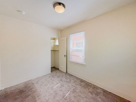 4th image of 4067 Mississippi St