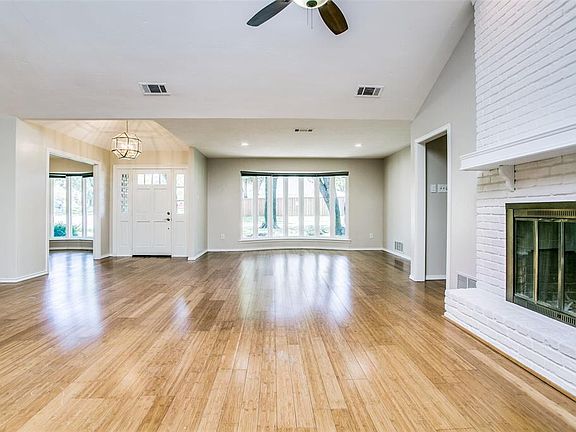 4th image of 7104 Blackwood Dr