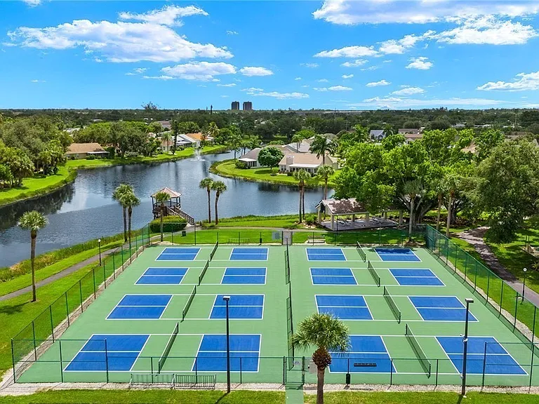 14860 Crystal Cove Ct #304 — Photo 25