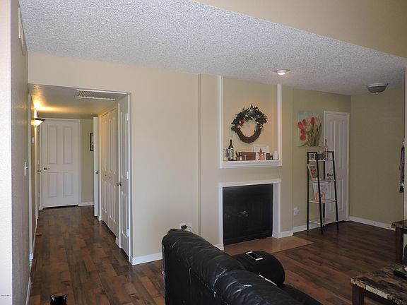 2nd image of 3102 E Clarendon Ave Unit 203