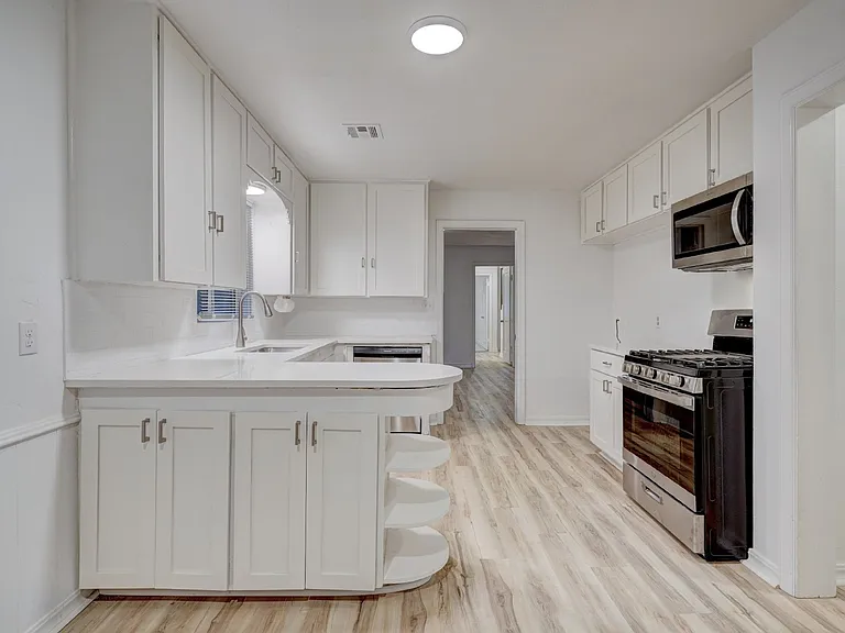 2701 NW 48th St — Photo 31