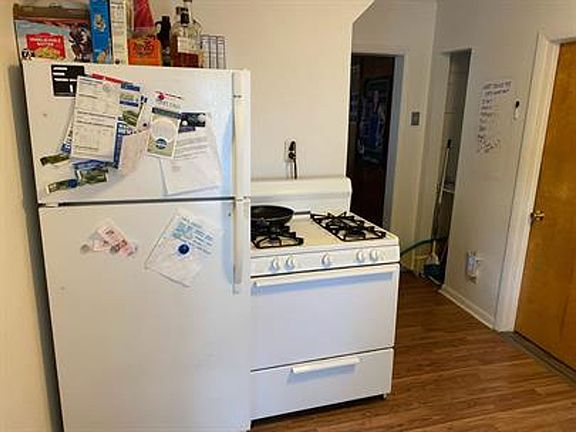 3rd image of 210-212 N Willard St #210
