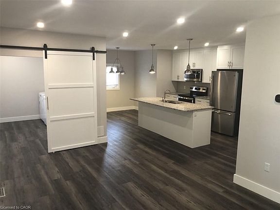 4th image of 805 Rockway Dr