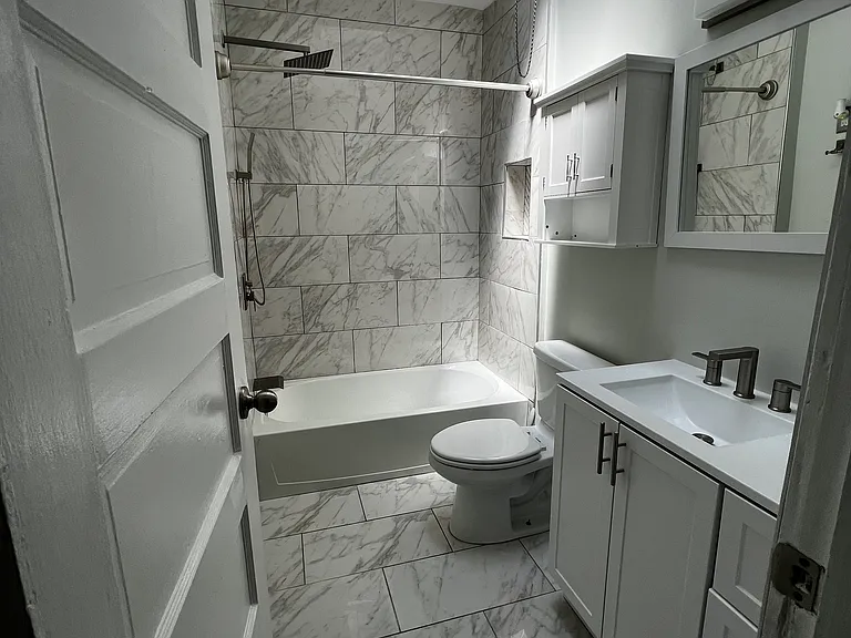2nd floor bathroom