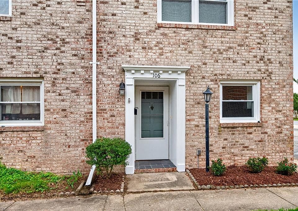 1st image of 409 25th St #106