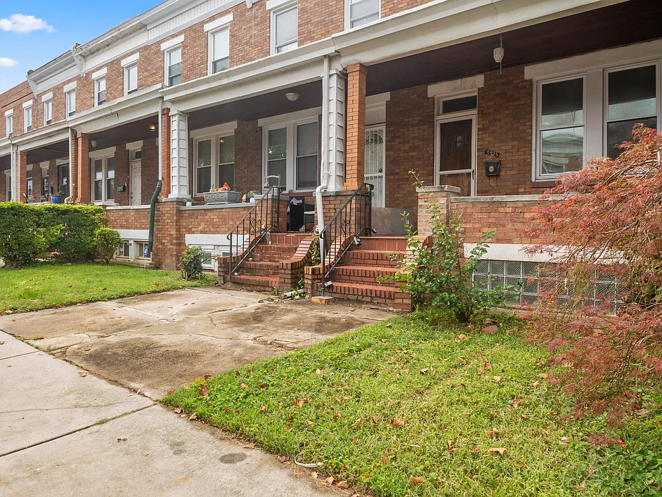 3325 Dudley Ave