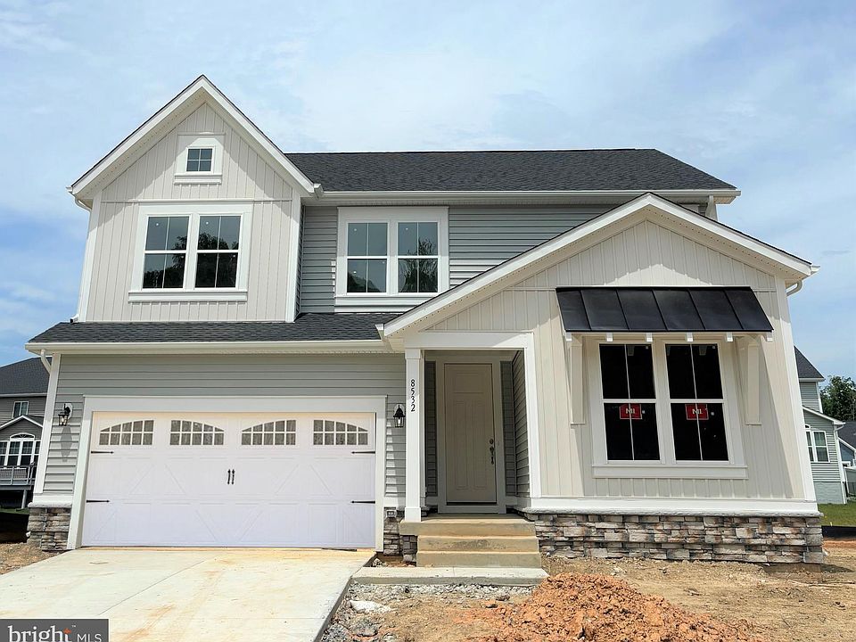 1st image of 8532 Fleetwood Dr