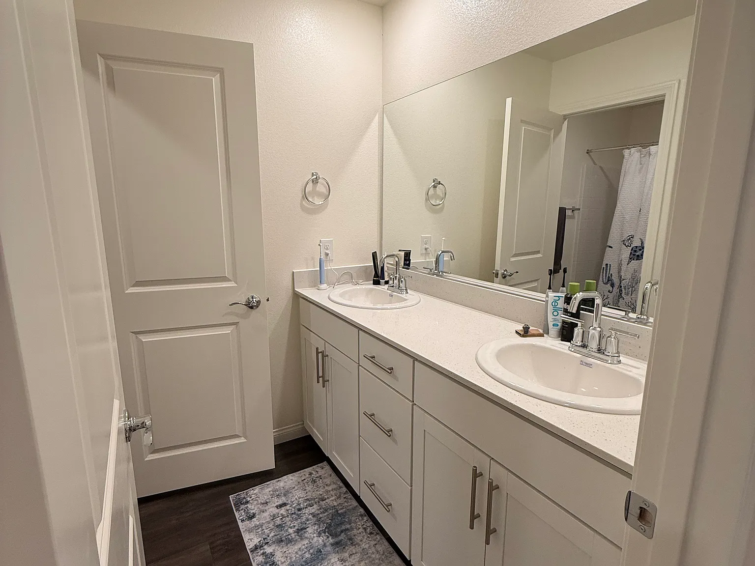 6 bed, 2660 sqft, $850 — Photo 2