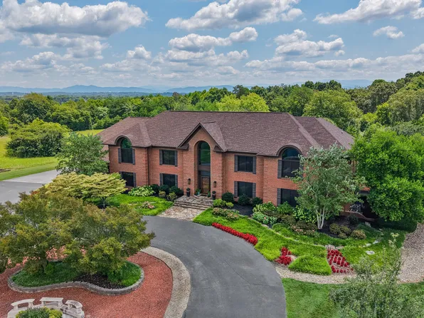 1329 W Hunt Rd, Maryville, TN 37801