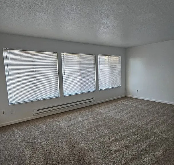 330 Alemany Blvd — Photo 9