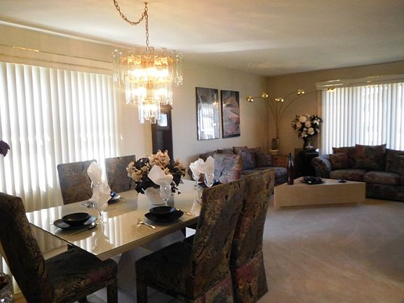3rd image of 726 Sinclair Avenue