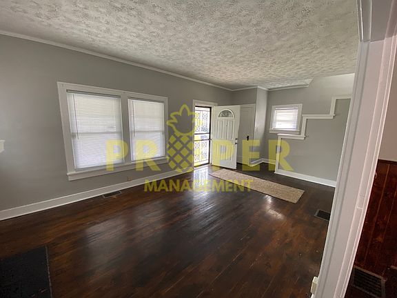 3rd image of 48 Ashwood Ave
