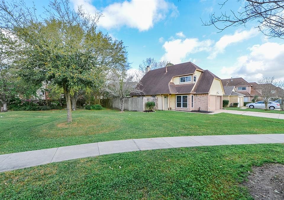 1st image of 10905 Olivewood Dr