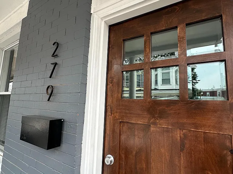 279 S Alden St — Photo 16