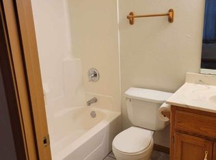 1226 Lake Dr, Lebanon, MO 65536