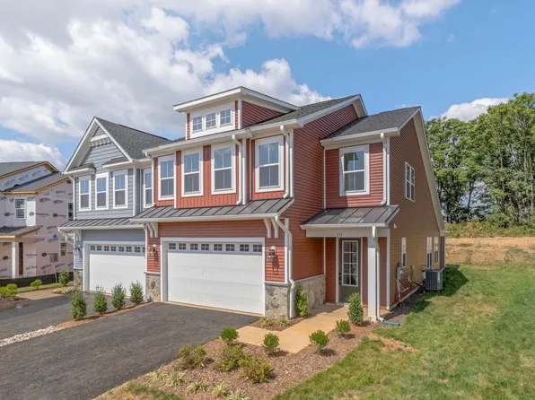 313 Springdale Rd, Waynesboro, VA 22980