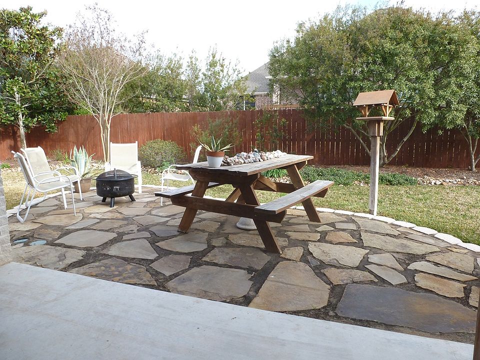1st image of 304 Onyx Dr