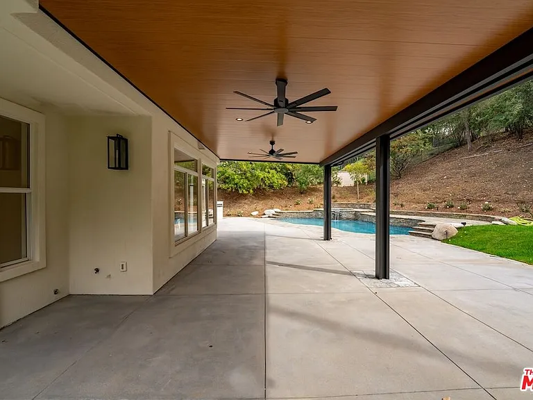 18500 Saint Moritz Dr — Photo 51