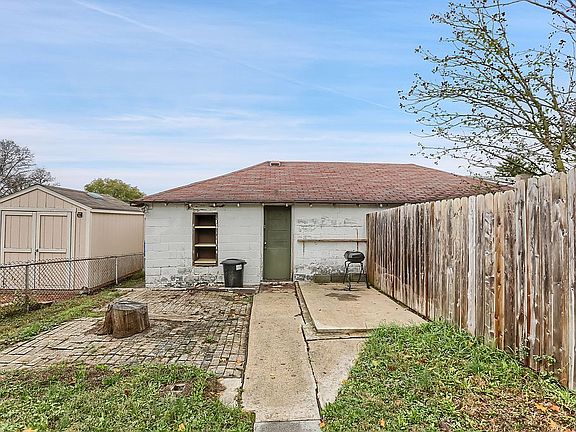 5th image of 2704 Boas St