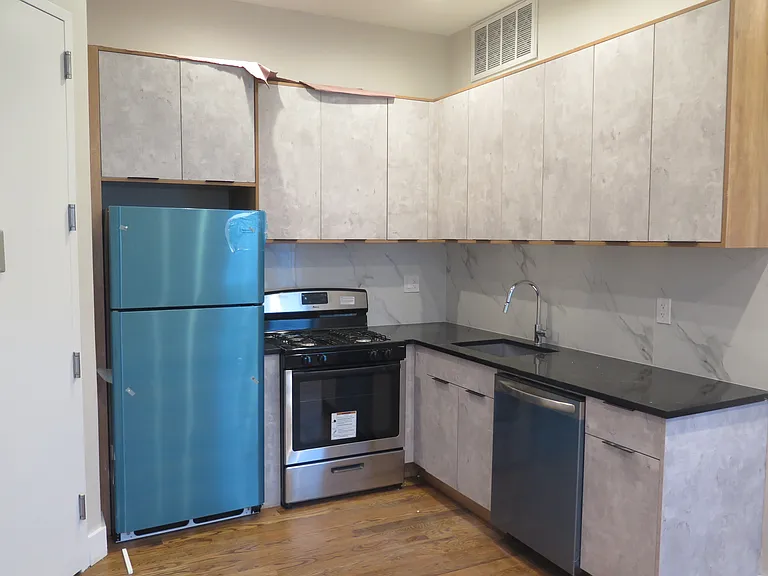 505 Fairview Ave #2R — Photo 4