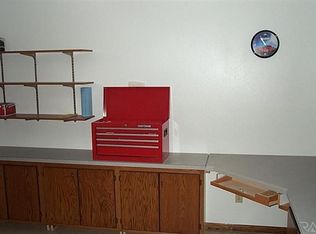 5713 W Pebble Creek Rd, Sioux Falls, SD 57106