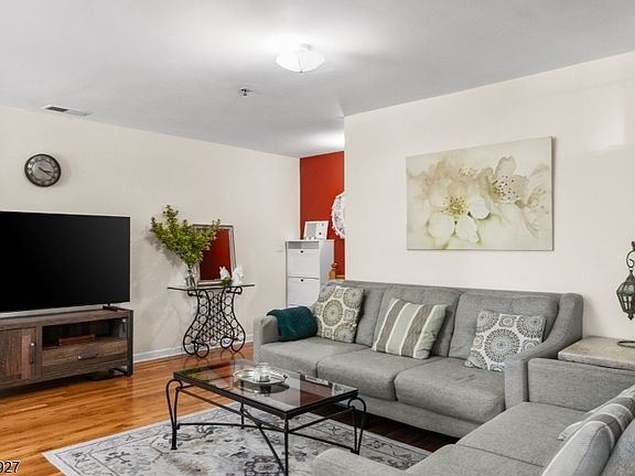 3rd image of 30-13 Federal Hill Rd #13