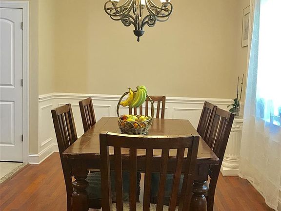 Kitchen Dining Area.