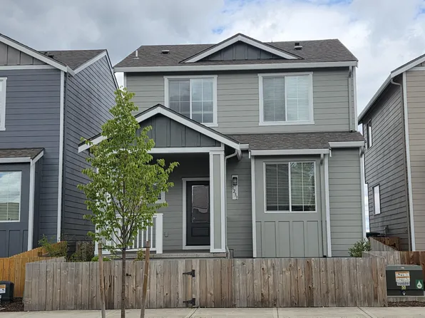 1233 Parkside Ave, Woodburn, OR 97071