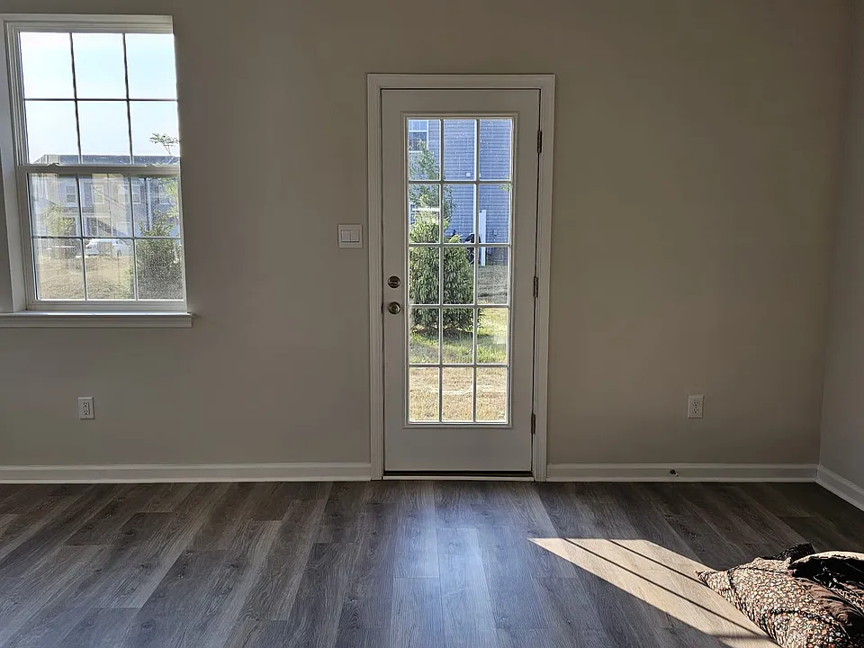 44 Elliot Ln