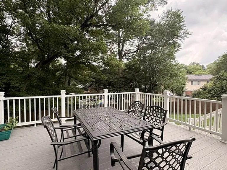 9714 Admiralty Dr — Photo 16