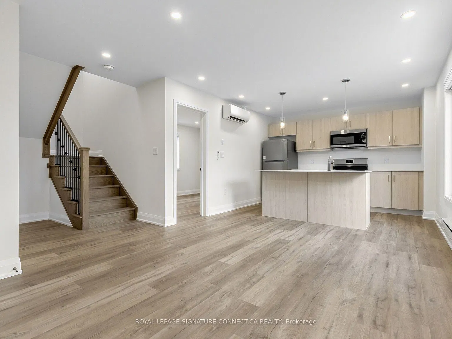 4 bed, $3,550 — Photo 2