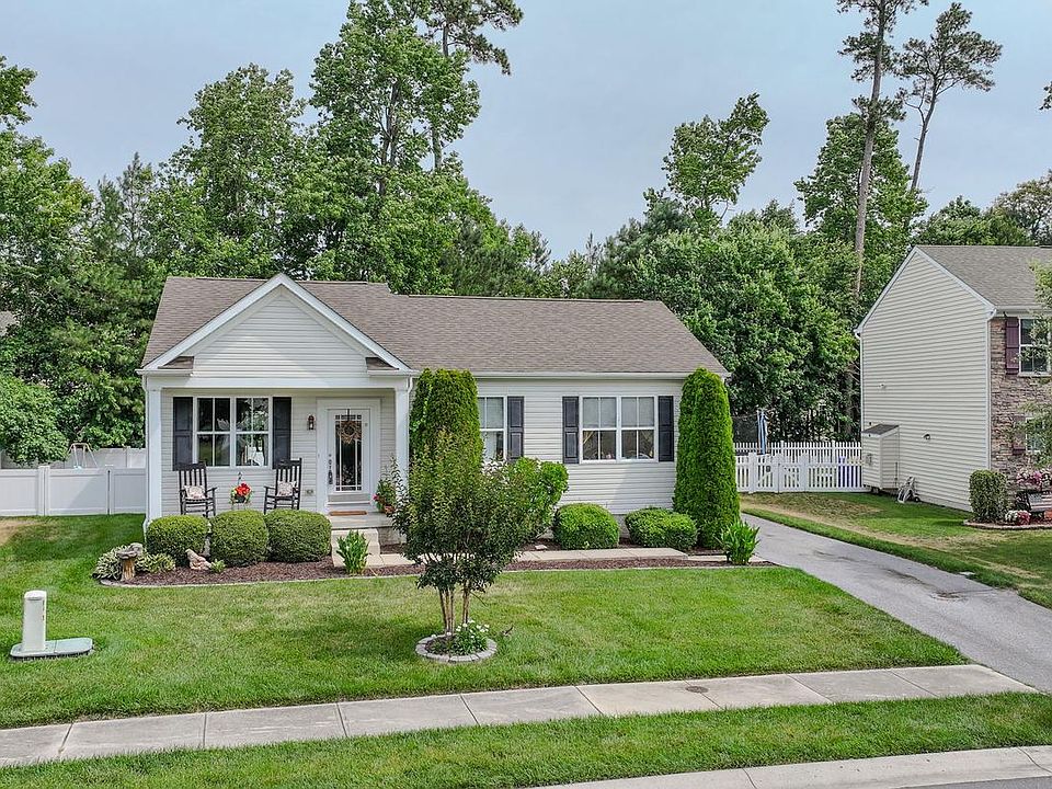 1st image of 27946 Home Farm Dr