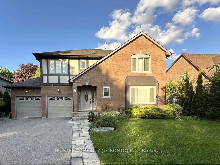31 Ashfield Dr — Photo 1